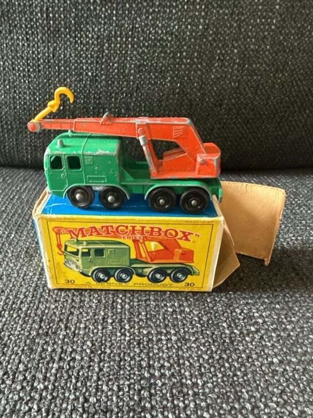 Matchbox Lesney Series No. 30 8-Wheel Crane Truck in Original Box